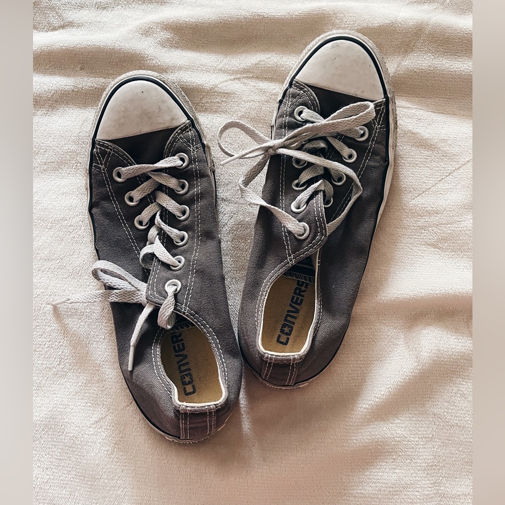 Grey converse